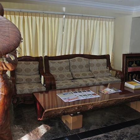 Hotel Wardan Yangon Dış mekan fotoğraf