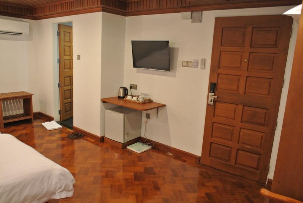 Hotel Wardan Yangon Dış mekan fotoğraf