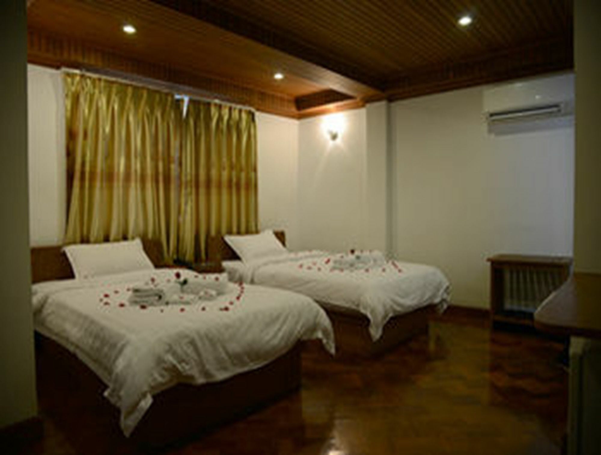 Hotel Wardan Yangon Dış mekan fotoğraf